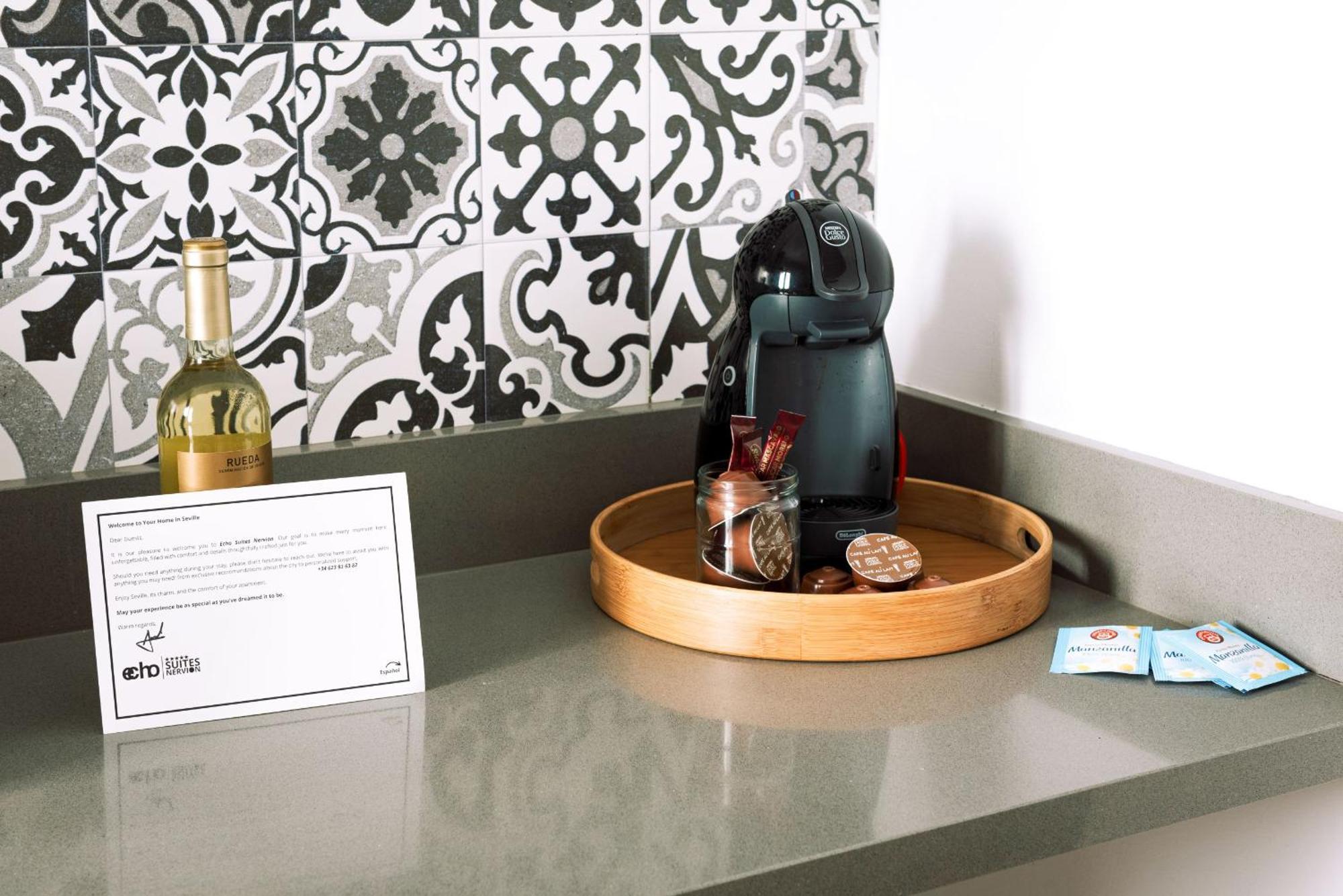 Echo Suites Nervion Sevilla Eksteriør billede